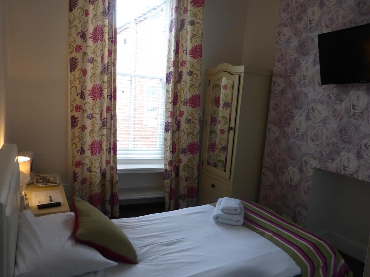 Harry'S Hotel & Restaurant Aberystwyth Extérieur photo