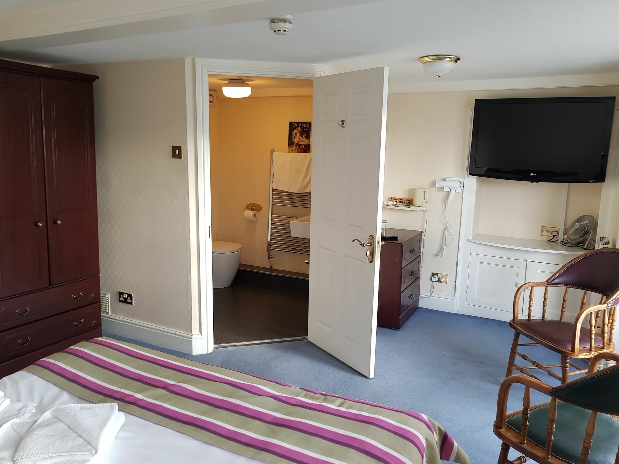 Harry'S Hotel & Restaurant Aberystwyth Extérieur photo